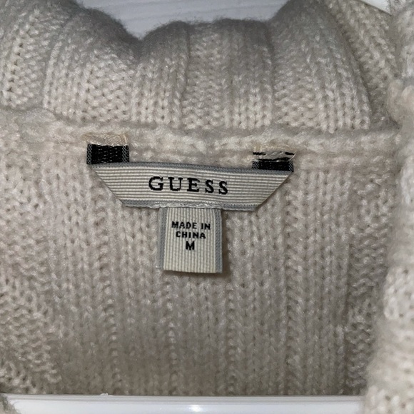 Guess poncho - Picture 2 of 2